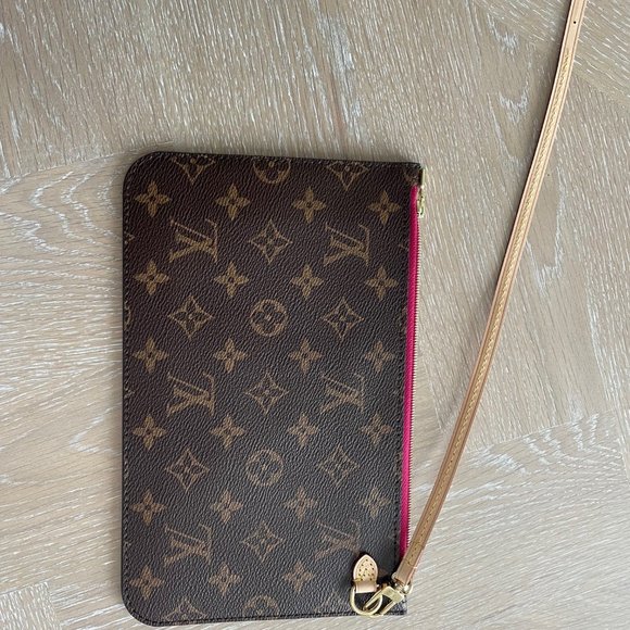 Louis Vuitton Handbags - Louis Vuitton Neverfull MM Removable pouch/clutch/wristlet